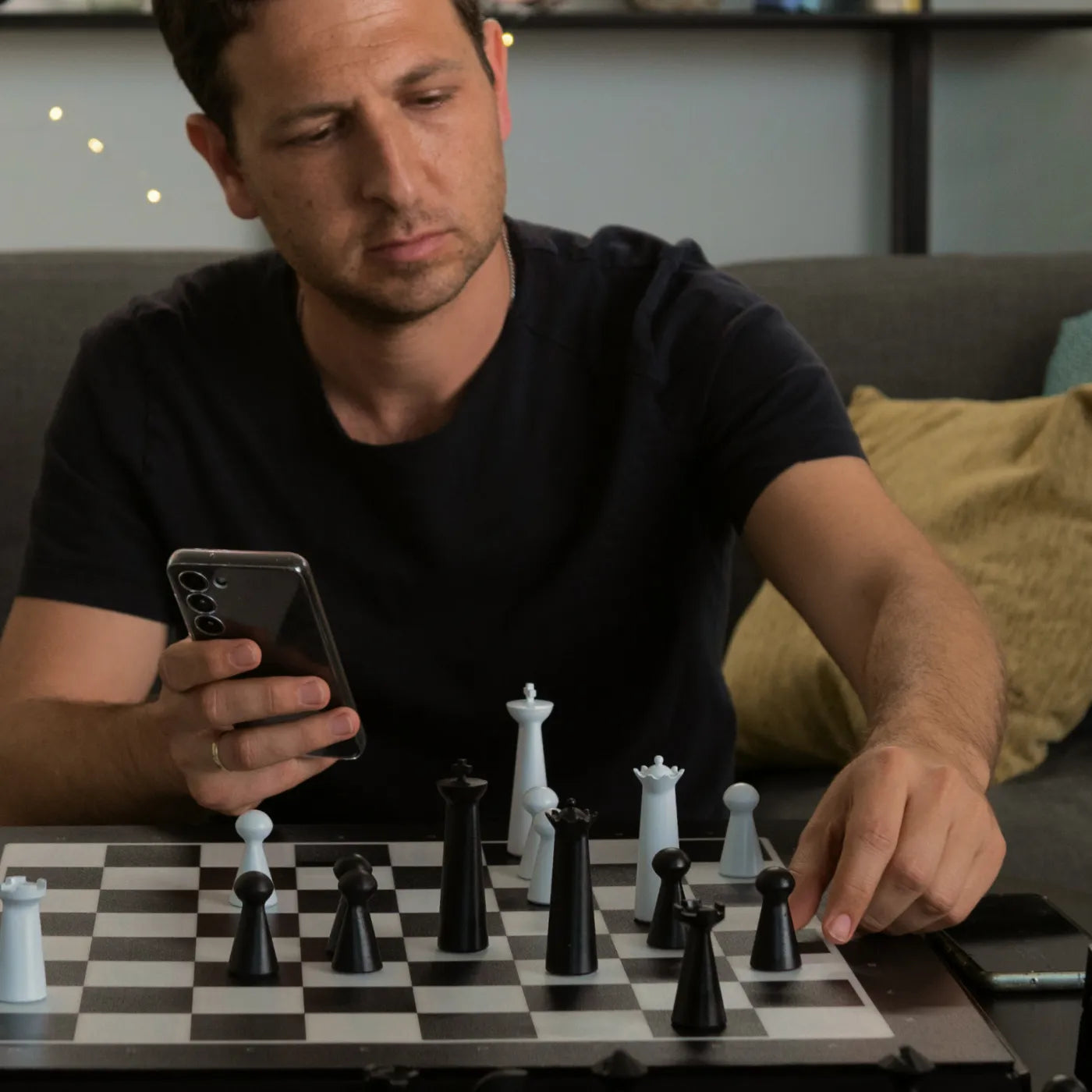 GoChess Mini: The Compact and Innovative Automatic Chess Board
